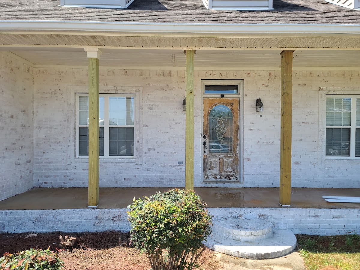 Brick house front finished with a whitewash